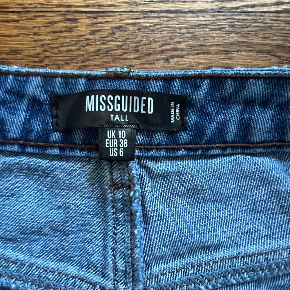 Misguided High Waisted Cut Off Distressed Denim Shorts Size‎ 6 Tall - Picture 2 of 6